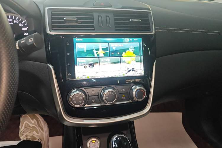 Used Nissan Tiida 2020 1.6L CVT Smart Drive Edition Audio And AC Panel