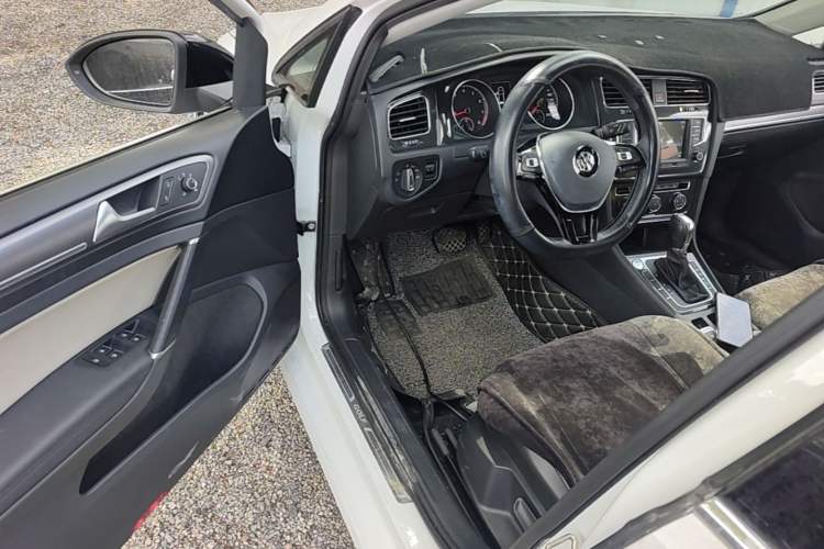 Used Volkswagen Golf 2017 230TSI Automatic Luxury Million-Vehicle Commemorative Edition
