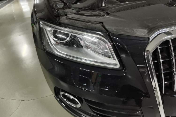 Used Audi Q5 2017 40 TFSI Ambition Edition Right Front Headlight