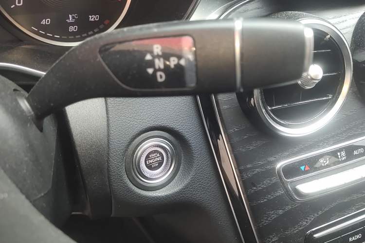 Used Mercedes-Benz C-Class 2019 C 180 L Fashion Edition Sport Version Gear Lever