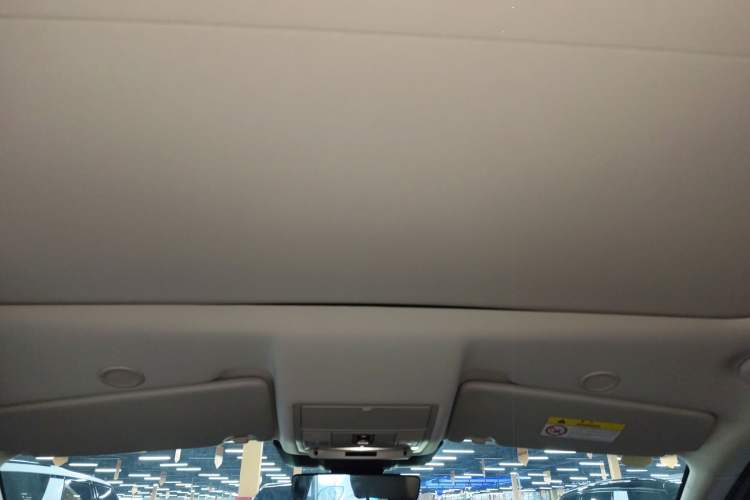 Used Land Rover Discovery Sport New Energy 2024 1.5T P300e Plug-in Hybrid Electric Version Headliner