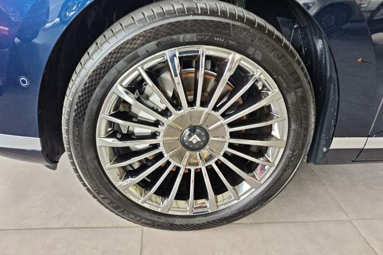 Used Hyptec HL 2025 700 Ultra Six-Seater All-Wheel-Drive LiDAR Version Exterior 4