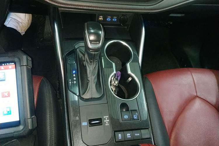 Used Toyota Crown Kluger 2021 2.5L HEV Four-Wheel Drive Flagship Edition Gear Lever