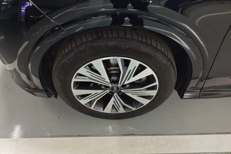 Used Audi Q4 e-tron 2022 40 e-tron Adventure Edition Exterior 4