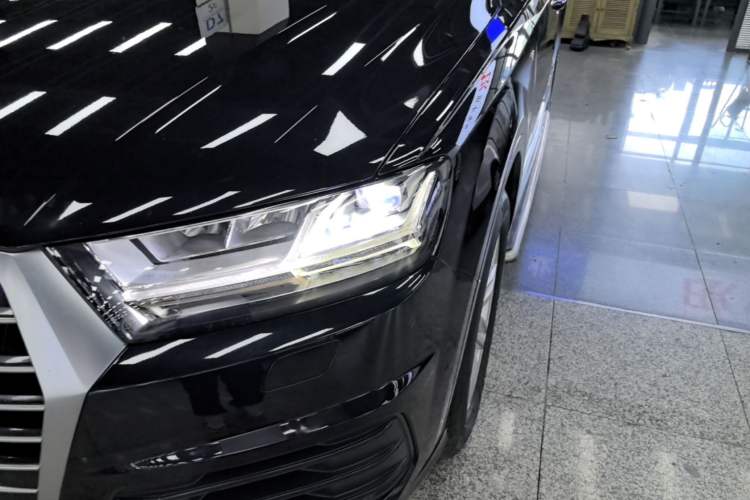 Used Audi Q7 2018 40 TFSI Comfort Model
