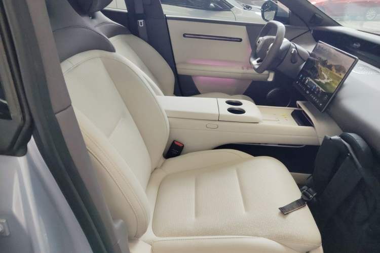 Used Avatr 06 2025 Pro Range-Extended Edition Right Front Seat