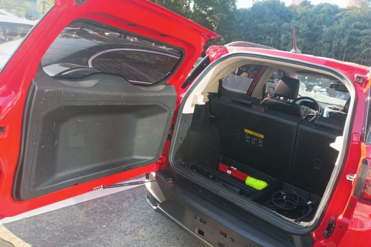 Used BYD Yuan New Energy 2019 EV360 Smart Connect Leading Model Trunk