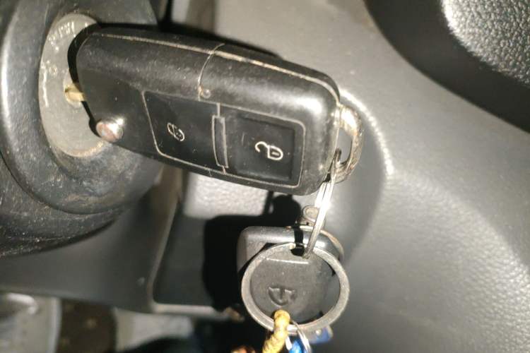 Used Nissan NV200 2011 1.6L 232 Seats Zunya Trim