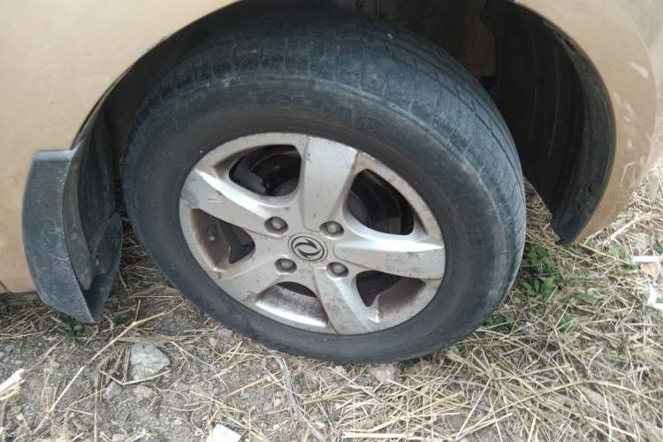 Used Dongfeng Fengon 2013 1.3L Manual Deluxe Edition DK13-08 Right Front Wheel Hub