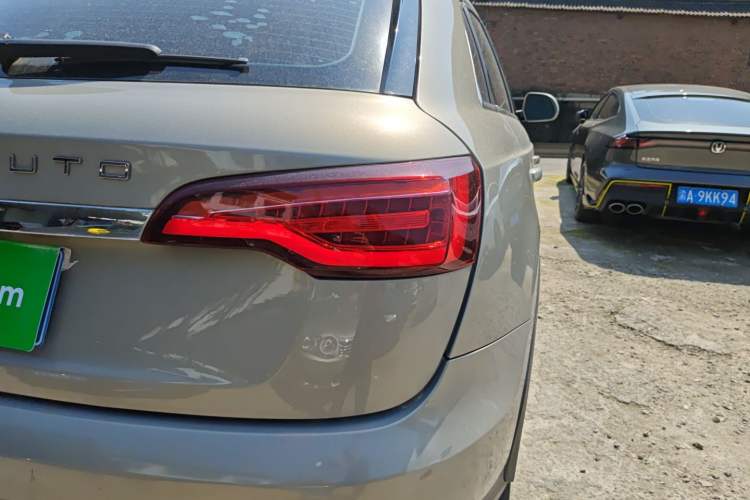 Used Zotye SR7 2017 1.5T CVT Cube Dream Edition