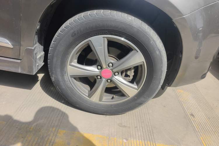 Used Haval H6 2013 Upgraded Model 2.4L Automatic Two-Wheel Drive Prestige Version
