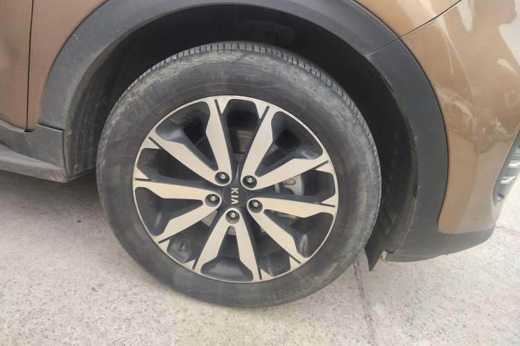 Used Kia KX5 2016 2.0L Automatic 2WD Premium Exterior 7