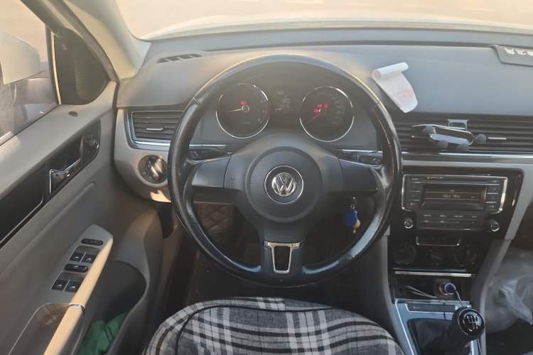Used Volkswagen Bora 2014 1.6L Manual Fashion Edition Steering Wheel