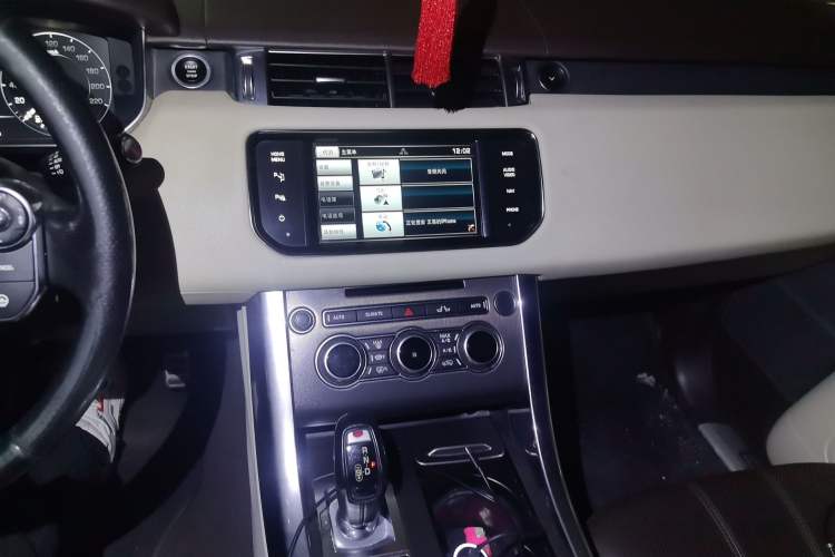 Used Land Rover Range Sport 2014 3.0 SC V6 HSE DYNAMIC Audio And AC Panel