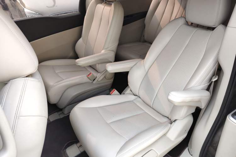 Used Buick GL8 2023 Land Executive Class Smart Enjoyment Model