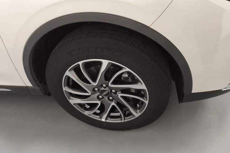 Used Lincoln Corsair 2021 2.0T Two-Wheel-Drive Luxury Edition Right Front Wheel Hub