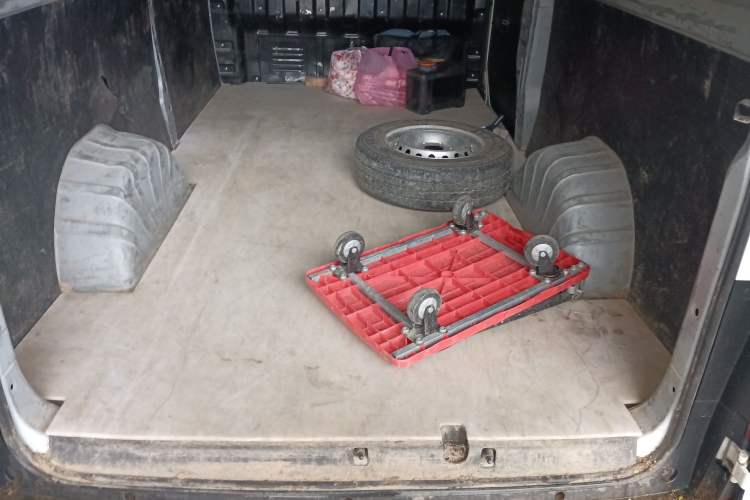 Used SAIC MAXUS Dana V1 2025 V1 Long-Wheelbase High-Roof Cargo Version (50 kWh) Trunk