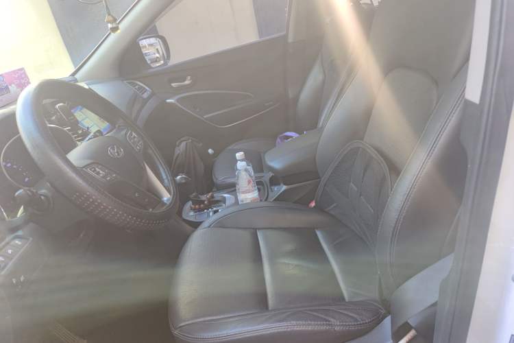 Used Hyundai Santa Fe 2013 2.4L Automatic Two-Wheel Drive Smart Version
