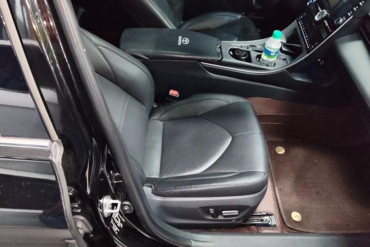 Used Toyota Avalon 2019 2.0L Luxury Edition China VI Standard