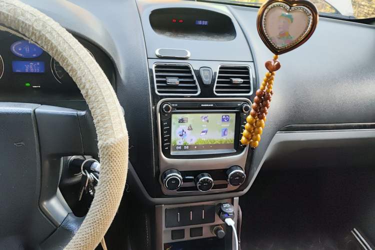 Used Geely Auto Classic Emgrand 2012 Sedan 1.5L Manual Chao Yue Model Audio And AC Panel