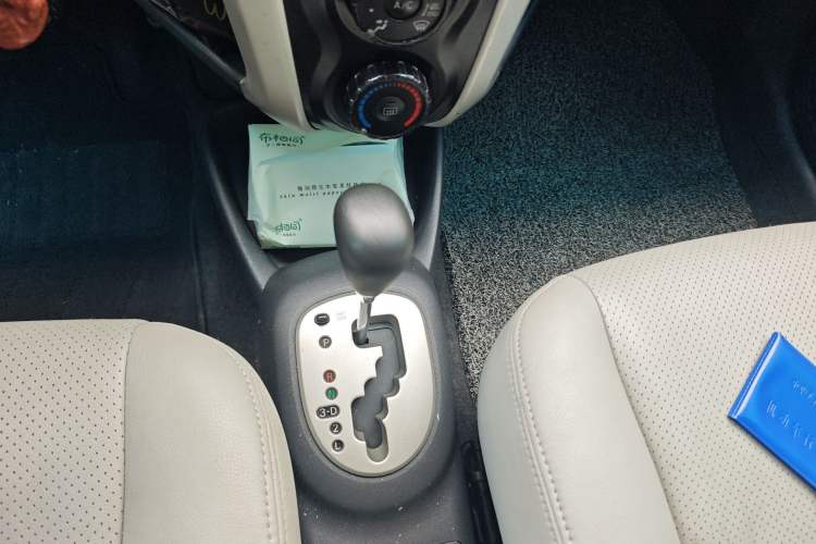 Used Toyota Yaris 2011 1.6E Automatic Charm Edition Gear Lever