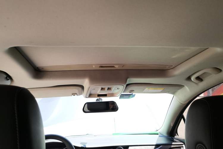 Used Buick Verano 2017 Sedan 20T Dual-Clutch Leading Model Headliner