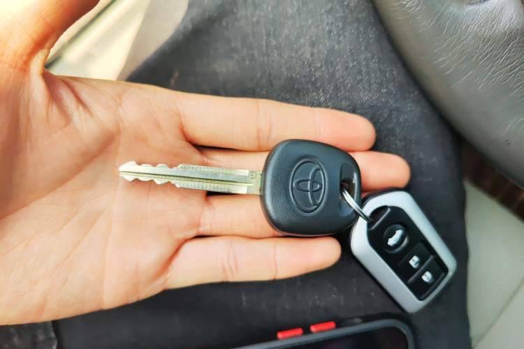 Used Toyota Camry 2012 200G Classic Luxury Edition