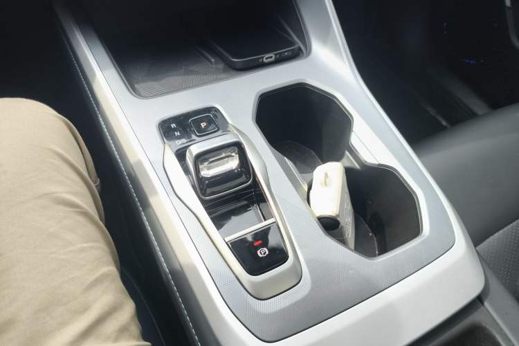 Used GAC Trumpchi GS3 2023 Shadow Speed 270T Enjoyment Edition Gear Lever