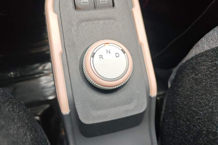 Used Chery QQ QQ Ice Cream 2022 170km Sundae Phosphate Lithium-Ion
