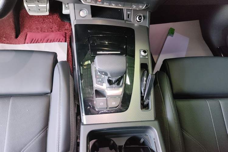 Used Audi Q5L 2025 quattro 45th Anniversary Edition 45 TFSI Luxury Dynamic Model
