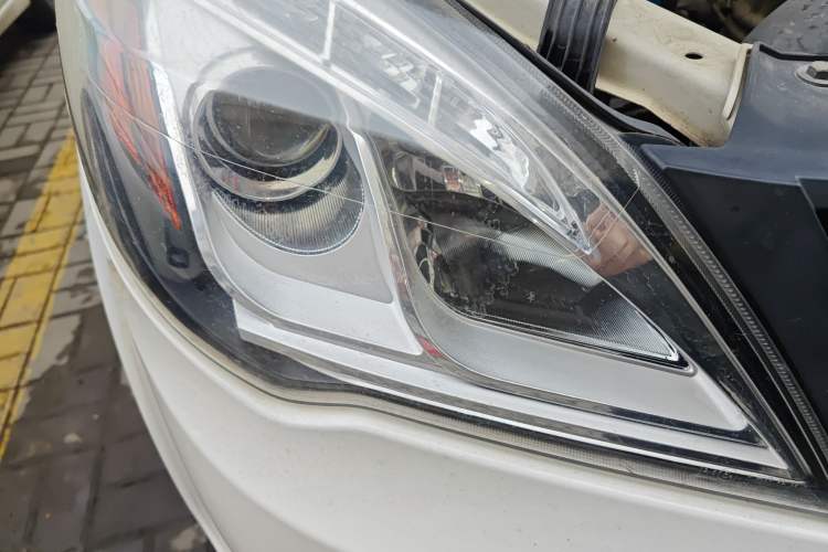 Used BAIC Weiwang M20 2015 1.2L economy version A122 Right Front Headlight