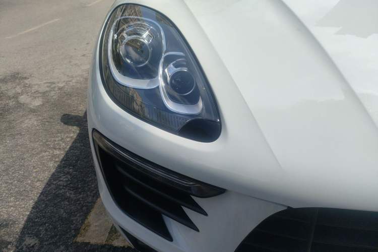 Used Porsche Macan 2017 Macan 2.0T Right Front Headlight