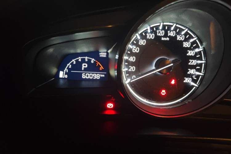 Used Mazda 3 Axela 2017 Hatchback 1.5L Automatic Luxury Model Emission Standard China V