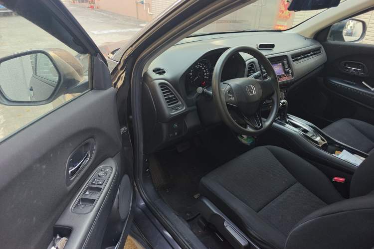 Used Honda Vezel 2015 1.5L CVT two-wheel drive Comfort trim
