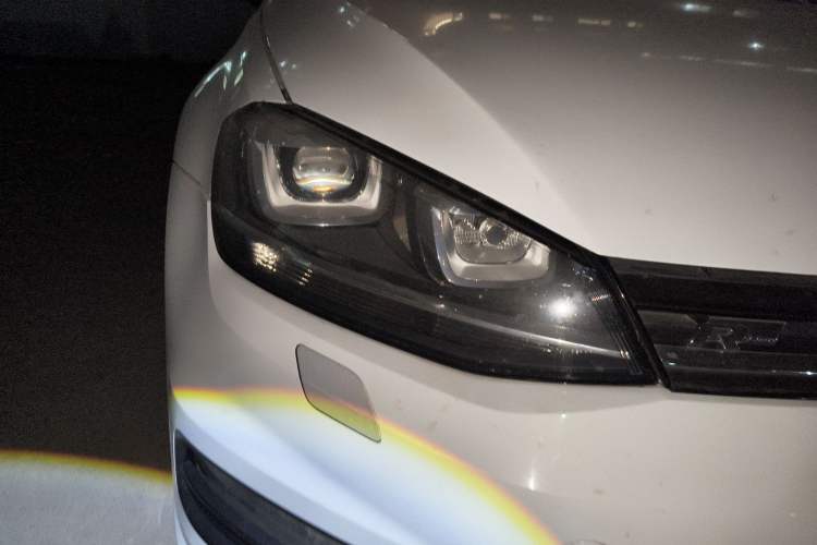 Used Volkswagen Golf 2015 1.4TSI Automatic R-Line Right Front Headlight