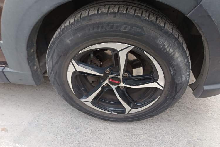 Used BAIC Weiwang M30 2017 1.5L M30S Standard DAM15DL Right Front Wheel Hub