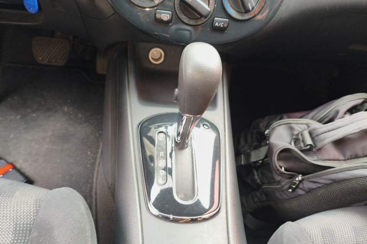 Used Nissan Tiida 2014 1.6L CVT Comfort Model Gear Lever