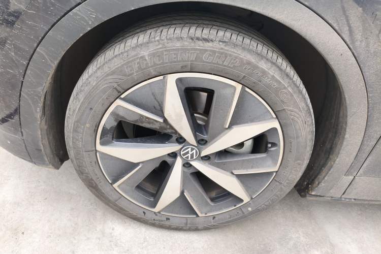 Used Volkswagen ID.4 CROZZ 2021 Long-Range Lite PRO Two-Wheel Drive Version Left Front Wheel Hub