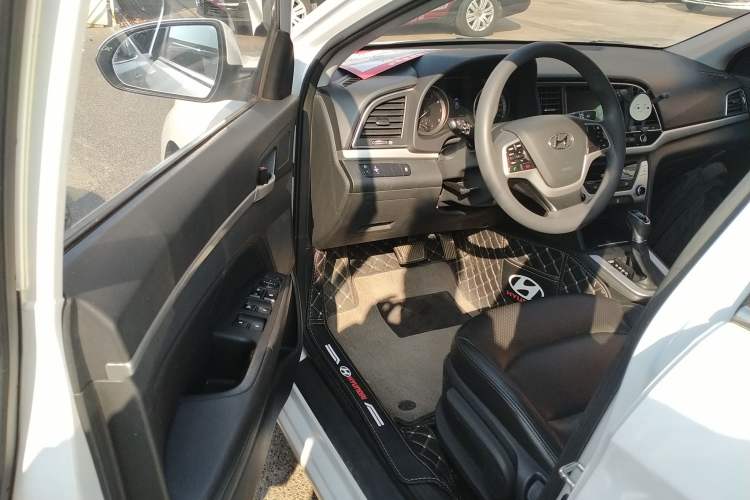 Used Hyundai Elantra (6th Generation / Lingdong) 2016 1.6L Automatic ZhiXuan – Elite Version