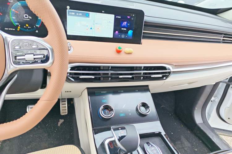 Used JETOUR X70 C-DM 2024 Far Voyage PRO 7-Seater Audio And AC Panel