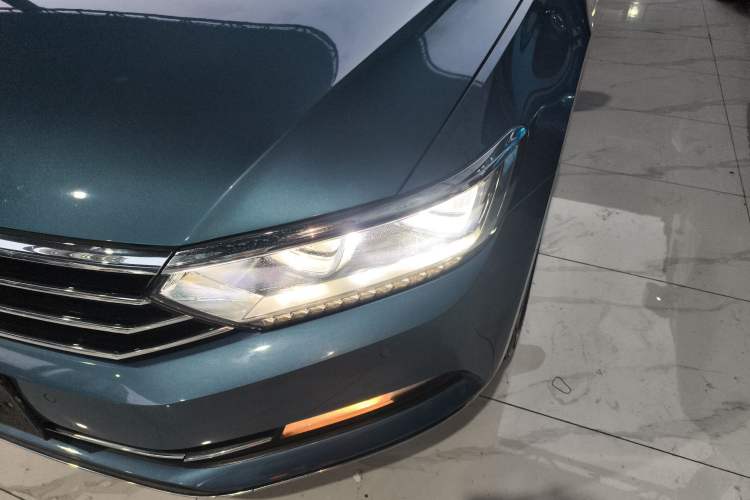 Used Volkswagen Variant 2018 380TSI Two-Wheel Drive Comfort Edition
