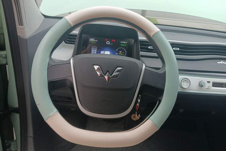 Used Wuling Hongguang MINIEV 2021 Macaron Premium Model – Lithium Iron Phosphate Steering Wheel