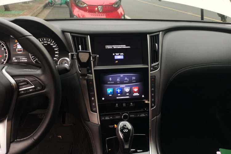 Used Infiniti Q50L 2018 2.0T Enjoyment Version China VI Standard