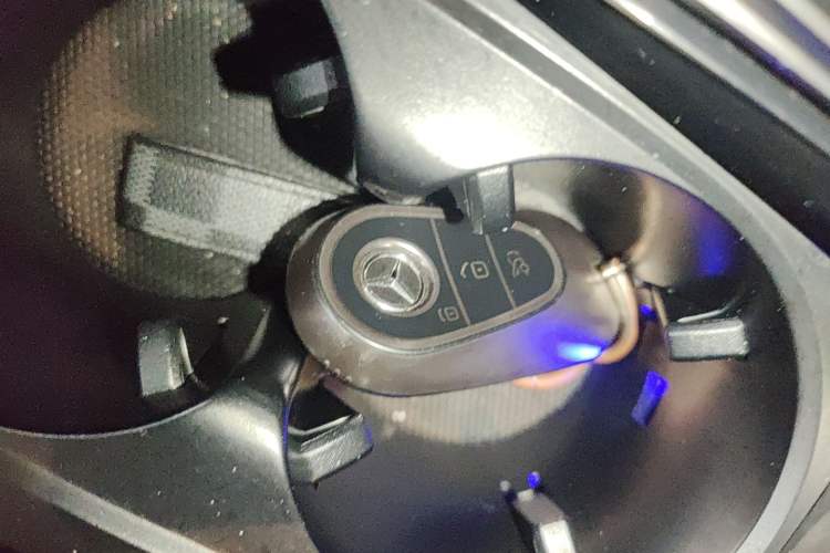 Used Mercedes-Benz C-Class 2024 C 200 L Sport Edition Vehicle Key