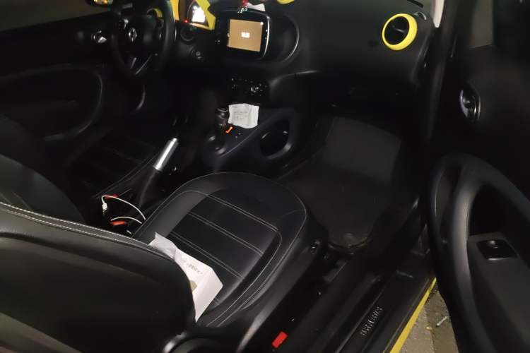 Used smart fortwo 2018 0.9T 66kW Convertible Brilliant Grey Special Edition China V Emission Standard
