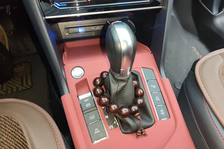 Used Volkswagen Tharu 2023 300TSI Two-Wheel-Drive Moon Luxury Edition Gear Lever