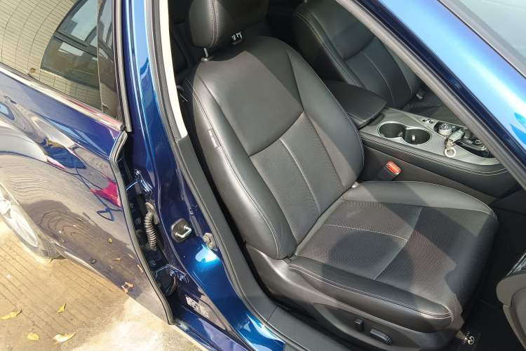 Used Infiniti Q50L 2016 2.0T Enjoyment Edition Right Front Seat