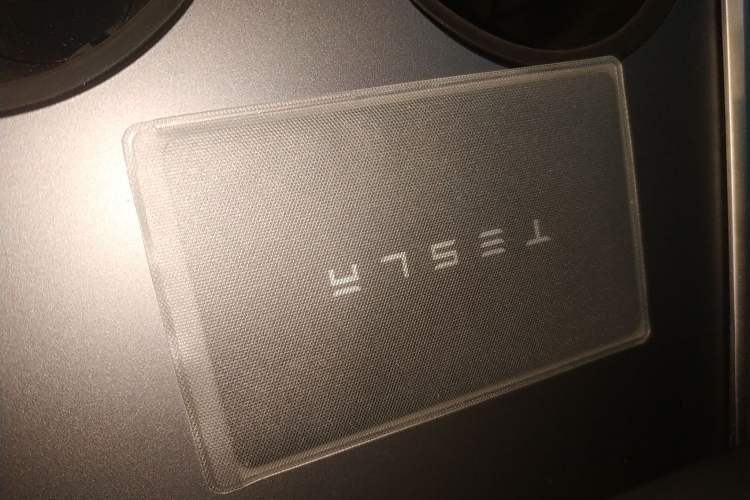 Used Tesla Model Y 2023 Long-Range All-Wheel-Drive Version
