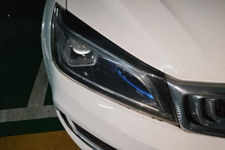 Used Geely Auto Emgrand 2019 Leading Edition 1.5L CVT Upward Asian Games Edition China V Right Front Headlight