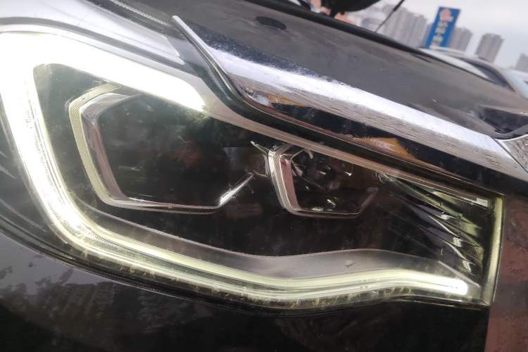 Used Hongqi HS7 2022 3.0T Automatic All-Wheel Drive ZhiLian QiChang Edition 5 Seats Right Front Headlight